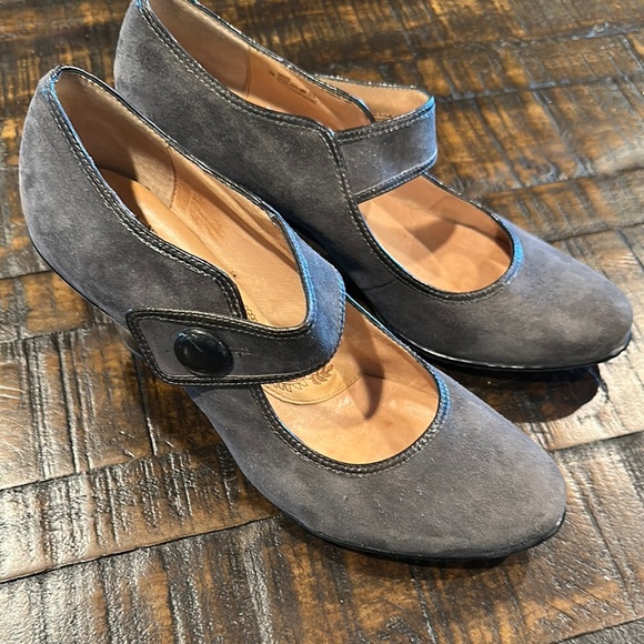 Sofft Gray Mary Jane Flats - Picture 1 of 4